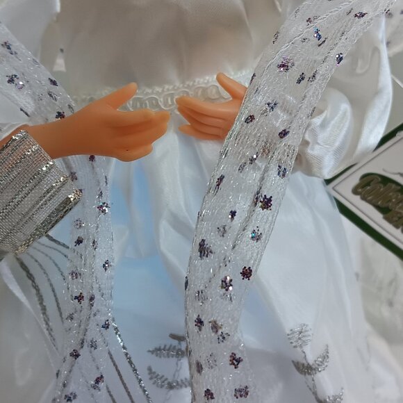 17' Lighted Fiber Optic Angel Tree Topper Ornament - Picture 5 of 6